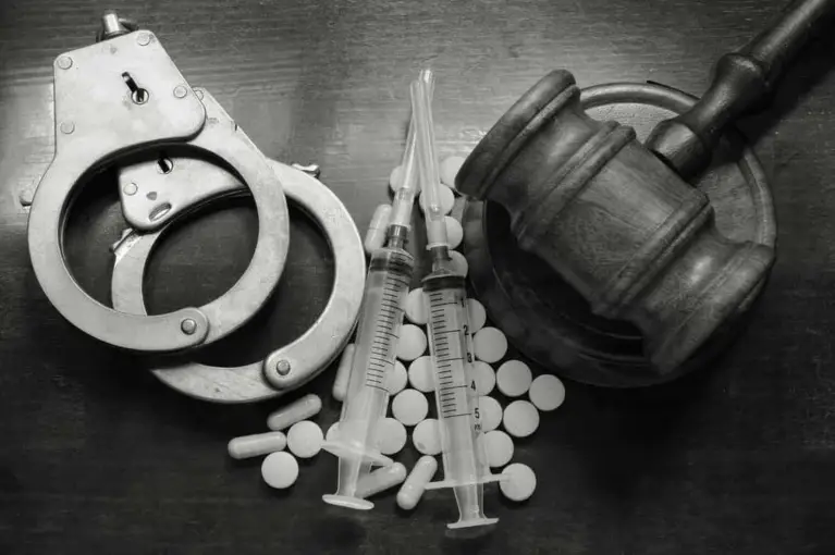Florida Drug Possession Defense: How Harsh Sentencing Laws Impact Your Case (2025 Guide)